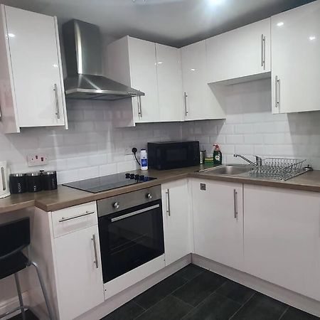 1 Bedroom Flat, Sleeps Up To 5Ppl, City Center Cardiff Exterior photo